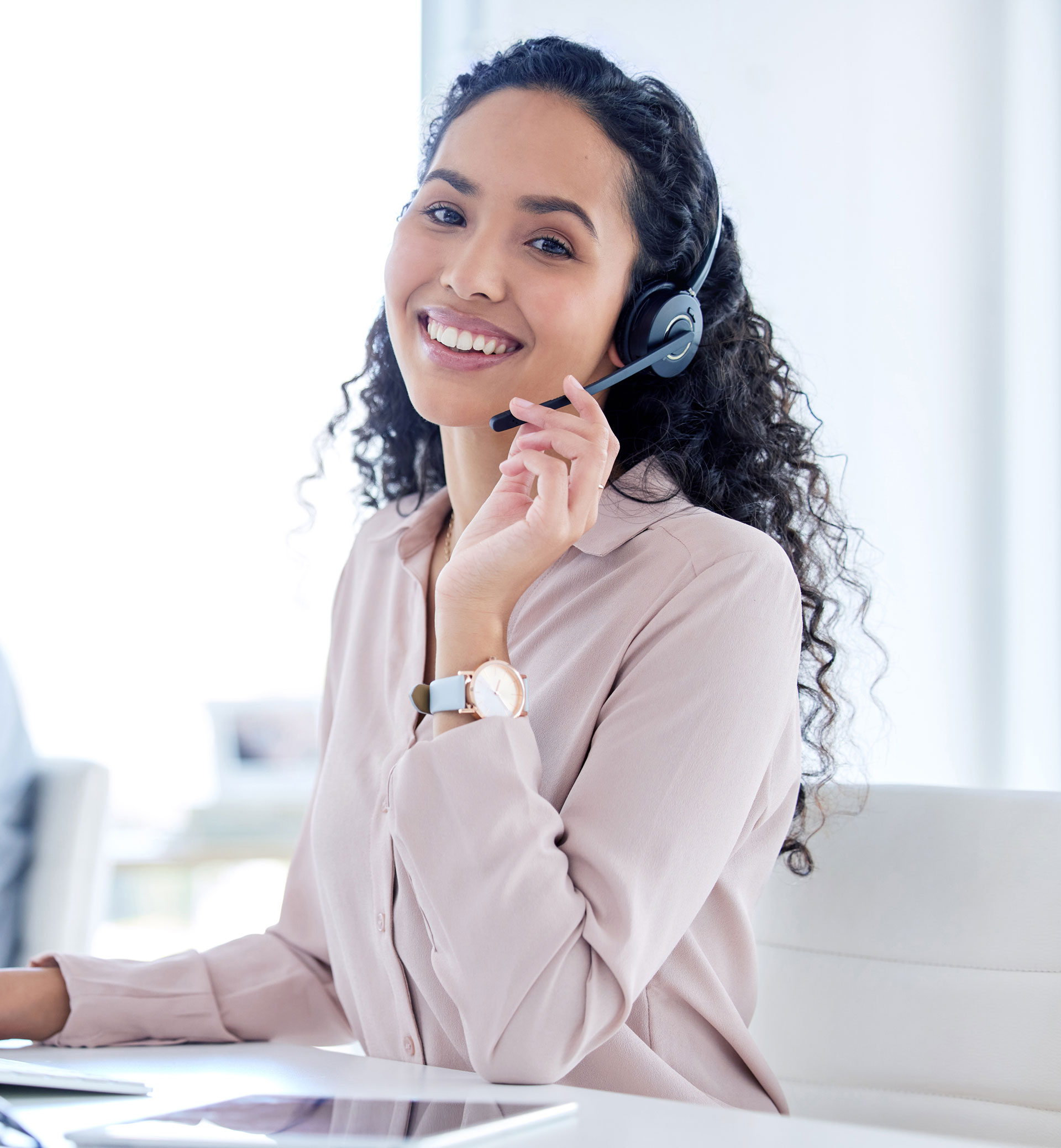 https://www.gtsbus.de/wp-content/uploads/2026/04/shot-of-a-young-call-centre-agent-sitting-with-her-2026-01-09-11-10-57-utc-1.jpg